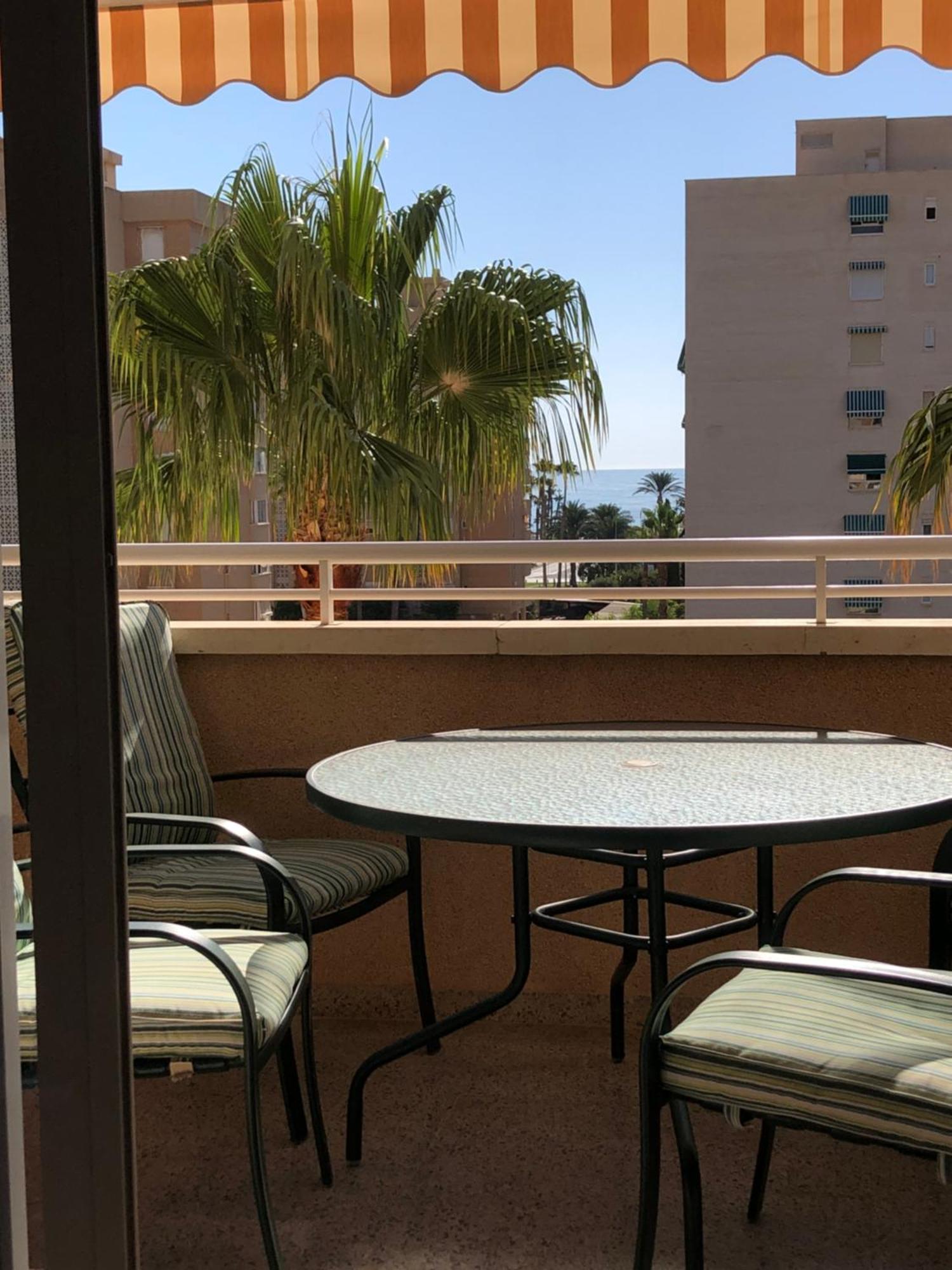 Precioso Apartamento En Urbanizacion Junto Al Mar. Alicante Exteriér fotografie